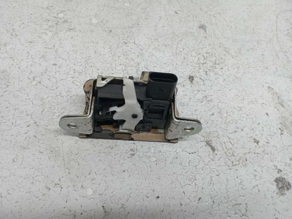 GACHE DE HAYON VW POLO AW - Vue 2